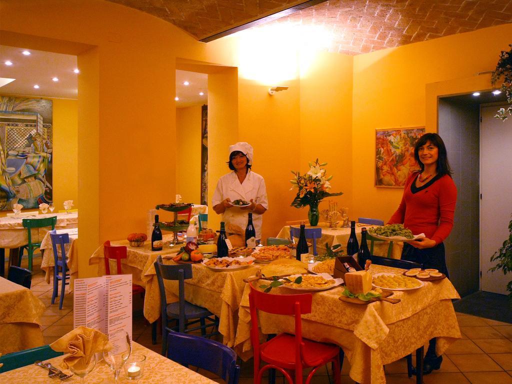 Albergo Ristorante Corsini Павулло-нель-Фриньяно Экстерьер фото